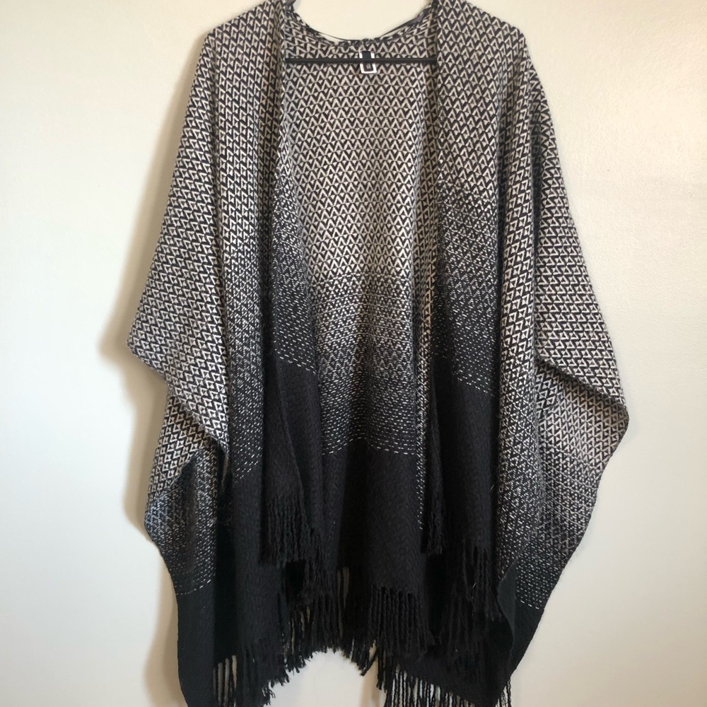 Shawl / cardigan
